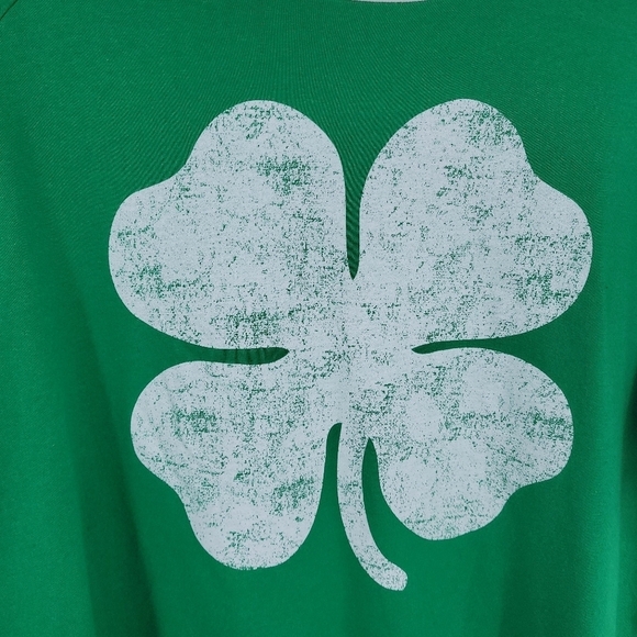 Celebrate! St Patricks Day Womens Green and White Faded 4 Leaf Clover Top SizeXL - Picture 8 of 8